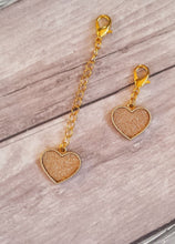 Load image into Gallery viewer, Glitter Heart Planner Charm// Gold Heart TN Charm// Glitter Bag Charm// Heart St