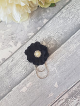 Load image into Gallery viewer, monochrome flower planner clip